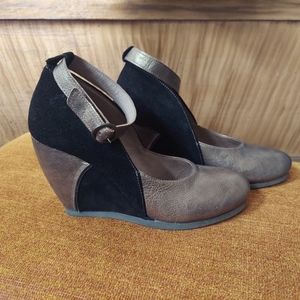 Amazing Fly London heels - worn once!